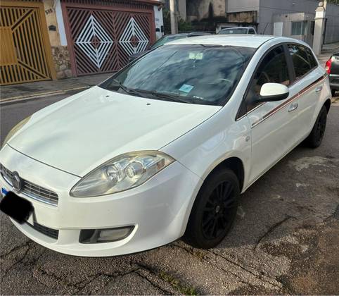 FIAT BRAVO 1.8 ESSENCE 16V FLEX 4P MANUAL FIAT BRAVO 1.8 ESSENCE 16V FLEX 4P MANUAL